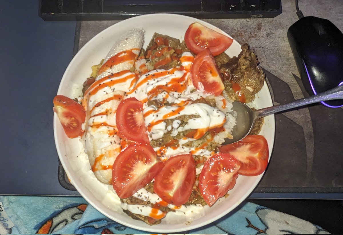 fishboxes's tweet image. Caption this.