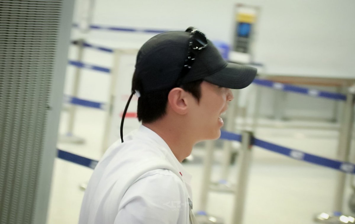 240519 BKK 🛫  
มาอีกนะค้าบ รอบหน้าไม่พลาดแน่นอนน  
@callmegray #GRAY #그레이 #IkonyxConcert #IkonyxBKK2024 #Ikonyx2024