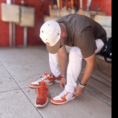 #NewProfilePic

#LacedUp

S/O @MorganHallock_5 for the pic.

#TurfTheStell

🍊🧃🤘🏻😎🤘🏻