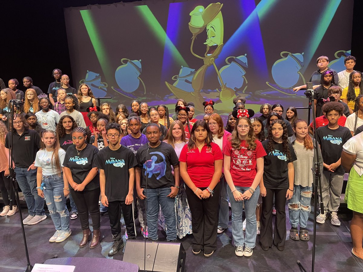 Last night felt like a dream. The @ChorusWms had one of the best spring concerts. I sang with my students and for my 8th graders. It is one that I won’t forget anytime soon. @WMSHCS @FineArtsHCS