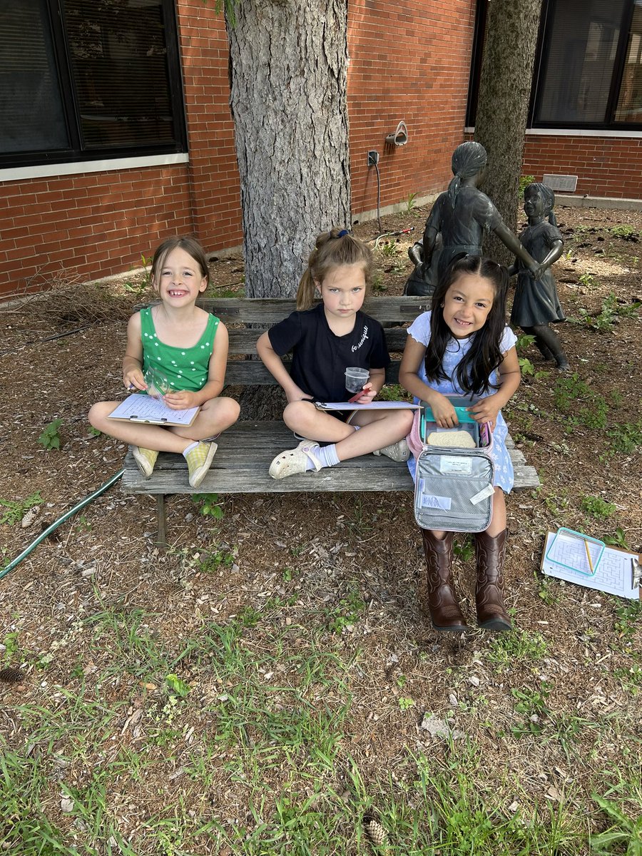 Due to weather ⛈️ we combined Outdoor learning with different kinds of Puzzles! 🌳🧩