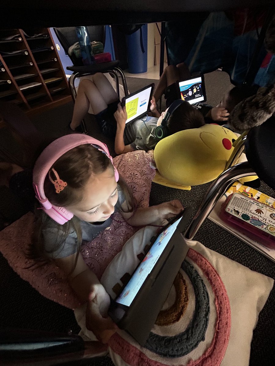 Ended the week with PJ’s, blankets and stuffies on our Read-a-thon Day!