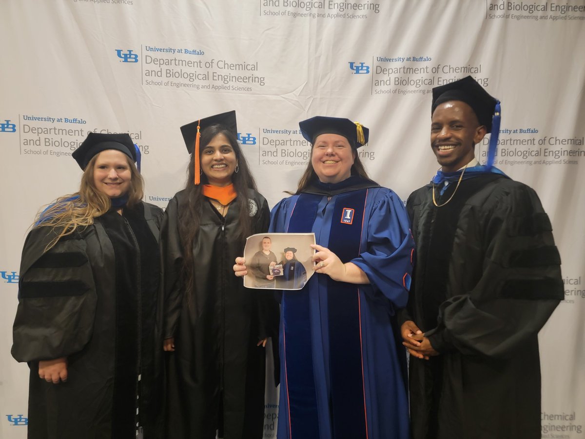 FordVersyptLab's tweet image. #UBClassof2024 Big day in our lab! Carley, Bhavishya, &amp;amp; Haryana graduated. My favorite lab tradition is the nested/telescoping photo. Each lab member who has left with MS or PhD is always with us at each graduation. It was getting a bit small, so I made a small poster