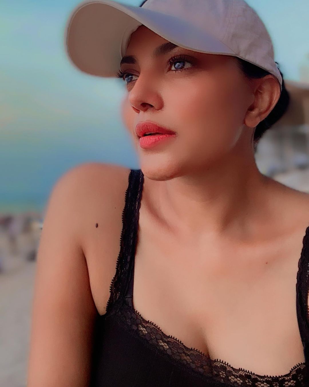 GN6LPOgWAAAeqEN?format=jpg&name=large