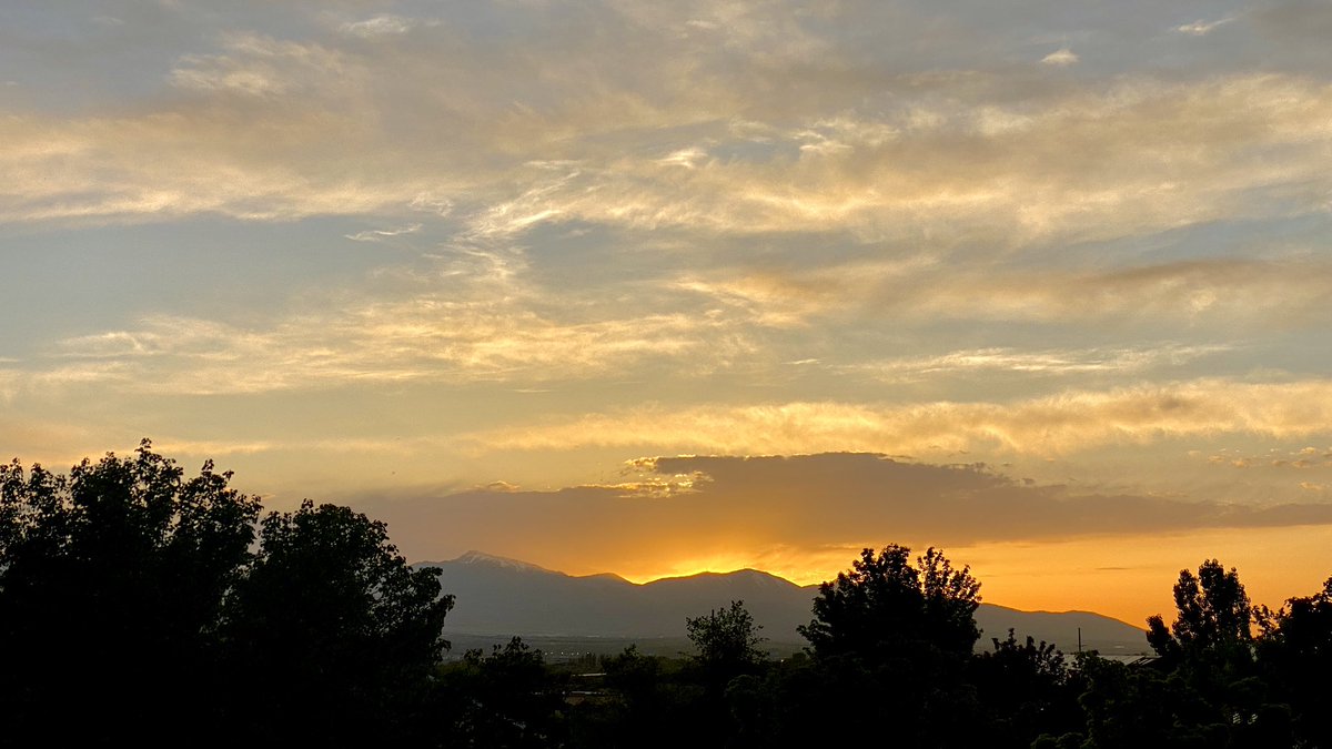 Nice to be home after 10 day vaca! Sunset Saturday evening #Utwx @dannahyer @UtahBamaFan @spunky_libra @gracefulvibin @AlanaBrophyWX