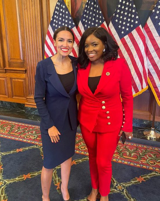I would hope that every democratic member of Congress would immediately come to the defense of their fellow Dems like Congresswoman @AOC did when the piece of shit Marjorie Taylor Greene disgustingly insulted Congresswoman Jasmine Crockett. That’s how it should be every time.