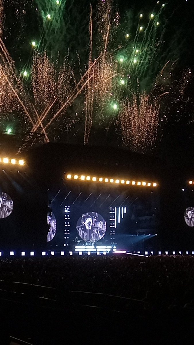 safetymartell's tweet photo. no puedo creer lo q acabo de vivir, no se que decir más que GRACIAS @unionxltarg @SHOWSLATAMDATES ojalá la vida les devuelva todo lo bueno que dieron, de verdad me hicieron muy feliz🥹💌 https://t.co/rvJF5Vs8ZI
