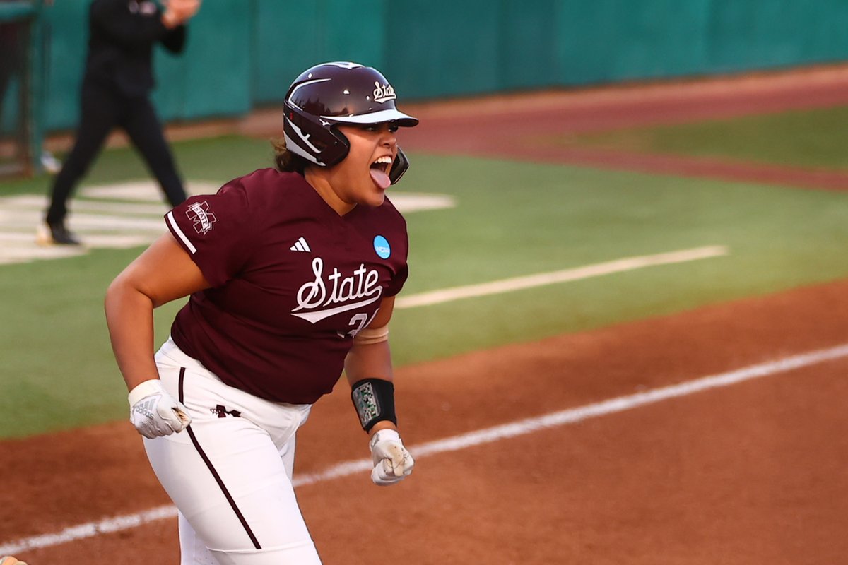 TOP 1 | @matafaapito also walks, and she's reached base in six straight games! #15 MSU: 0 CSUF: 0 #HailState🐶