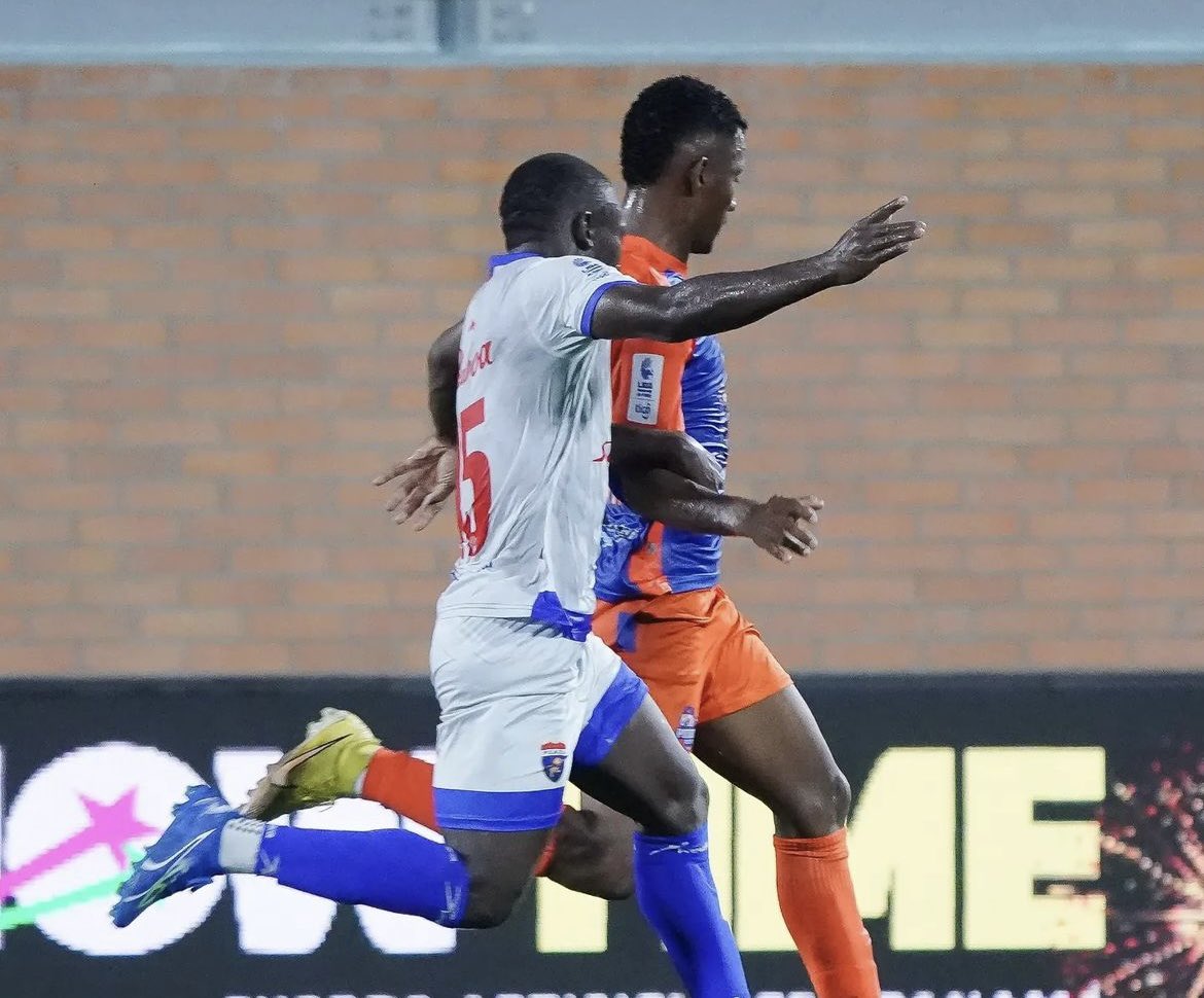 C_Deleon12's tweet photo. ¡Se define en la vuelta🥵🔥! 

Plaza Amador🦁 y Potros del Este🐴 empataron 1-1 en su juego de Ida por las semifinales de la @LPFpanama. 

Yoameth Murillo🐎 al 21’ abrió el marcador para la visita, pero Alberto ‘Negrito’ Quintero lo igualó todo a los 89’. https://t.co/jTseaHxSz3