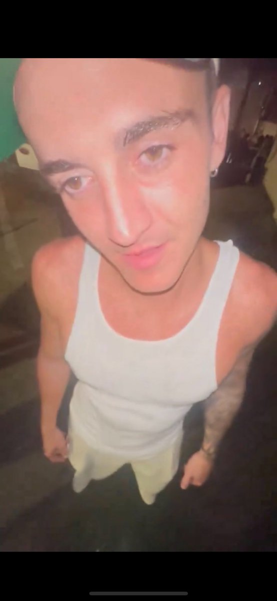 stripforjohnson's tweet photo. “i don’t want a gf.” https://t.co/KrLtmWV2oF