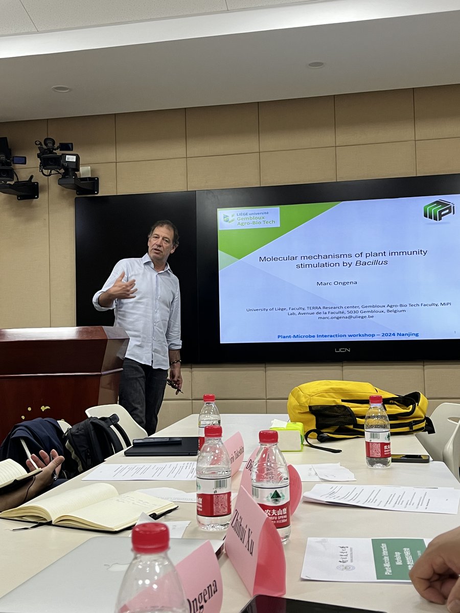 Marc Ongena from Gembloux Agro-Bio Tech Faculty, Liege University on the molecular mechanisms of plant immunity stimulation by Bacillus – including an amazing study on surfactin and plant immunity #NanjingPlantMicro