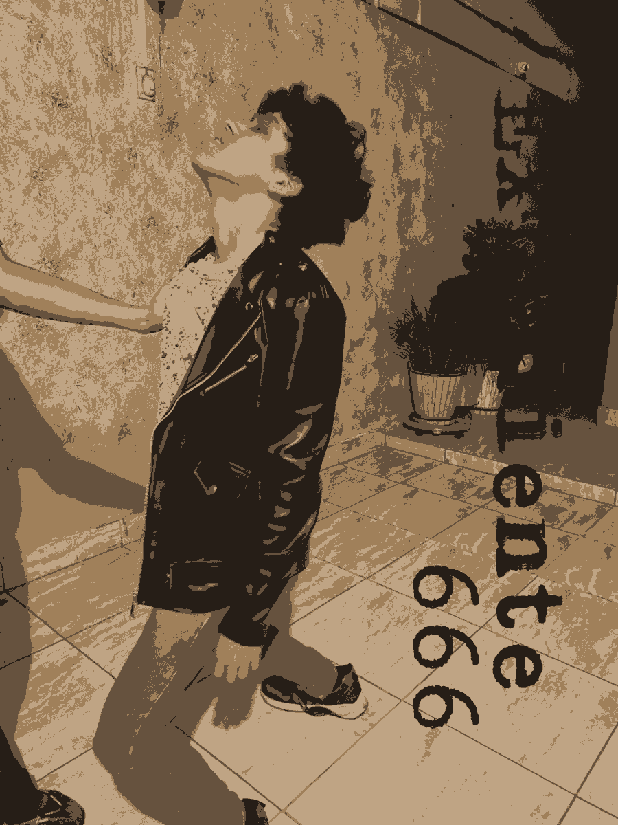 GalMixOficial's tweet photo. La segunda parte de una prueba es darla mientras tratas de no morir en ella...

No se pierdan el ultimo capitulo de la primera temporada de "Expediente 666" disponible en el canal de youtube de la serie con el mismo nombre, que lo disfruten😘

#terroranalogico #serieweb #terror https://t.co/2qVHh1poeF