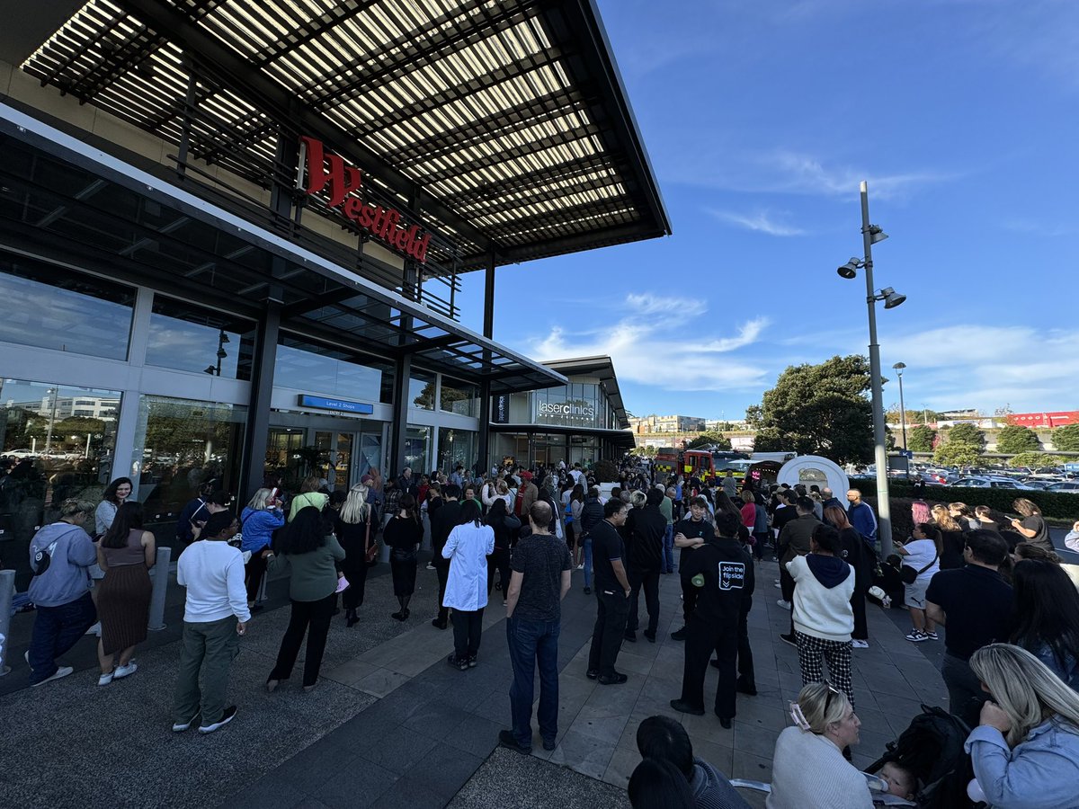 andyjsap's tweet image. #WestfieldAlbany fire evacuated, at least two fire trucks has arrived onsite.