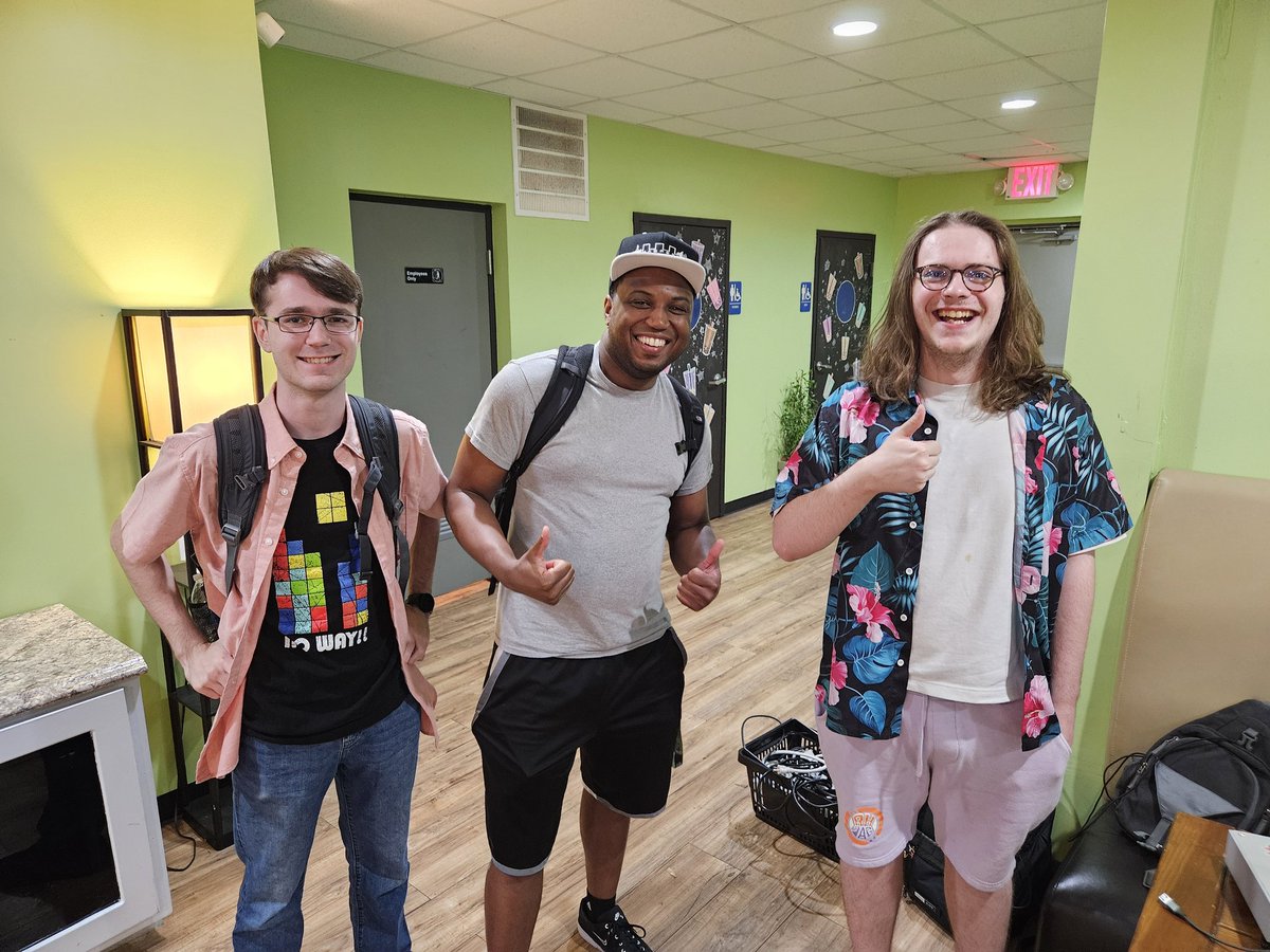 Oh and top 3 for Strive
1st place - @Conoake (center)
2nd place - @Aleuneeee (left)
3rd place - @zignoe (right)
