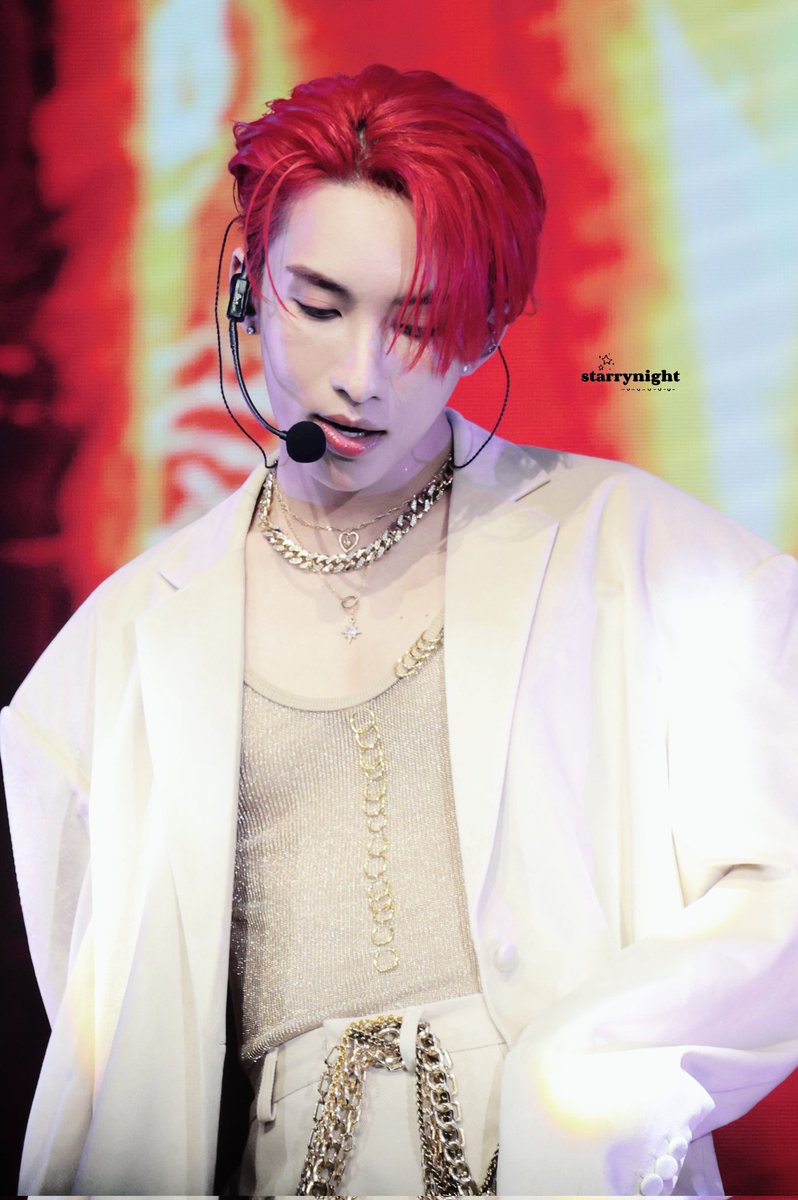 So Hot 🔥🔥🔥

Dusk Till Dawn NoeulxS2
#DTDNoeul1stConcert
#NoeulSunset25thBirthday
#Noeulnuttarat #MagentaBoy
<a href="/Noeul_lee6/">Noeul</a>