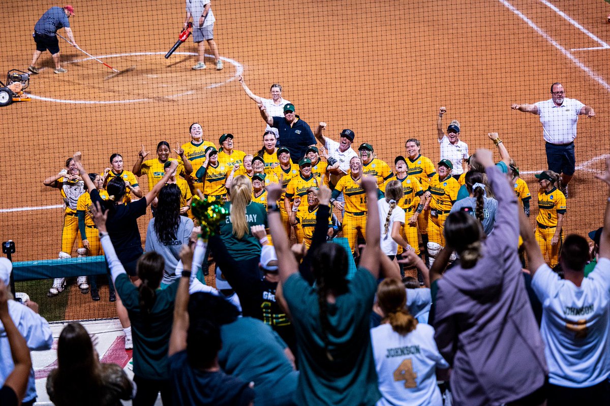 We did it again 🤌🏼 

#LionUp | @ncaasoftball