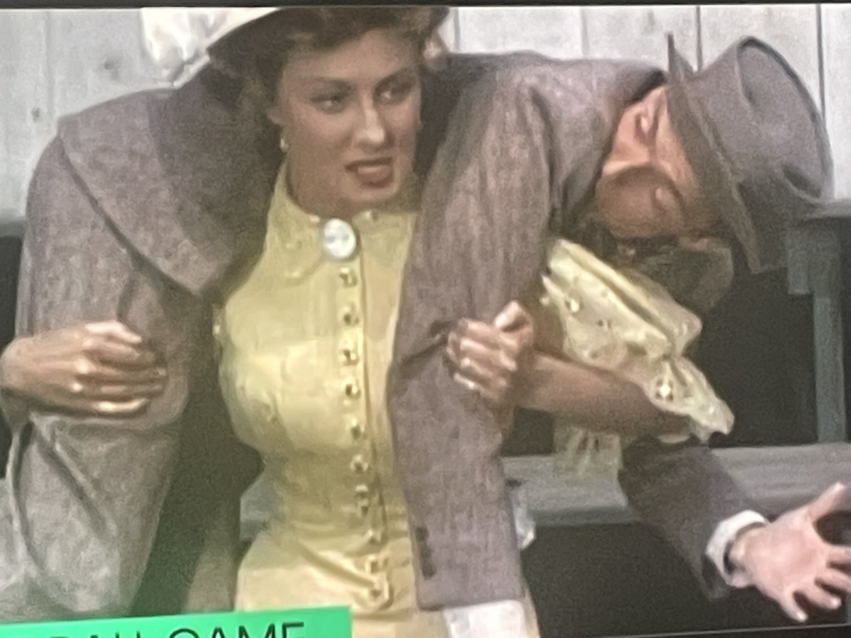 I love this Betty Garret @TCM interstitial where she talks about effortlessly lifting and slinging skinny Frank Sinatra over her shoulders and lugging him around. #TCMParty