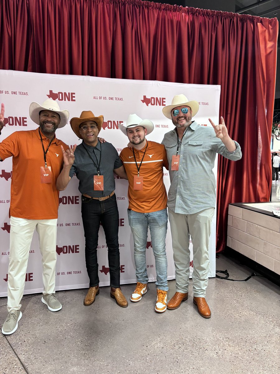 Great music & great people tonight in DKR-TMS supporting @TexasOneFund 🤘🏾 @BrooksAndDunn