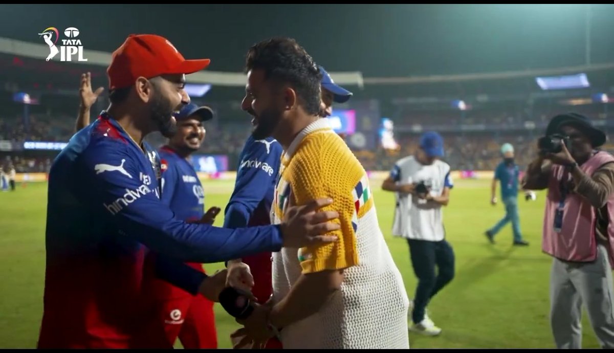 Suresh Raina congratulating Virat Kohli & RCB for qualifying into Play-offs. 👏