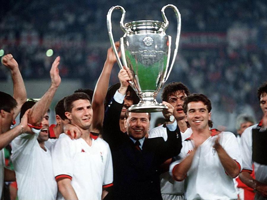 C'era una volta il #Milan un club che vinceva perché aveva un Presidente che voleva sempre vincere, anche le partite che non contavano niente. Quei giorni forse non torneranno mai più, ma basta con queste figure meschine, bisogna onorare la nostra storia.❤️🖤 #TorinoMilan