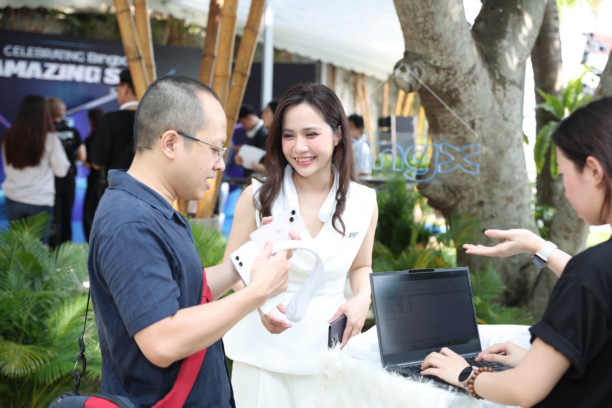 BingXVietnam's tweet photo. [Cập nhật] Những khoảnh khắc vui vẻ tại Sinh nhật #BingX 6 tuổi #AmazingSix 💙 https://t.co/51Lr86Km0F