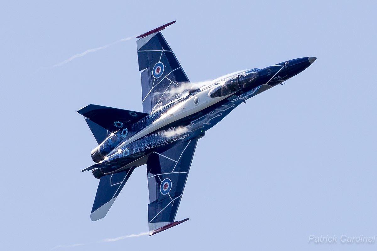 We had a great time today at the Comox Air Show, and hope you enjoyed our performance as much as we enjoyed performing for you. We look forward to seeing you again next time! Our next show will be in Saint-Hubert, Quebec, in two weeks. #CF18Demo #RCAF100 @RCAF_ARC 📸Pat Cardinal