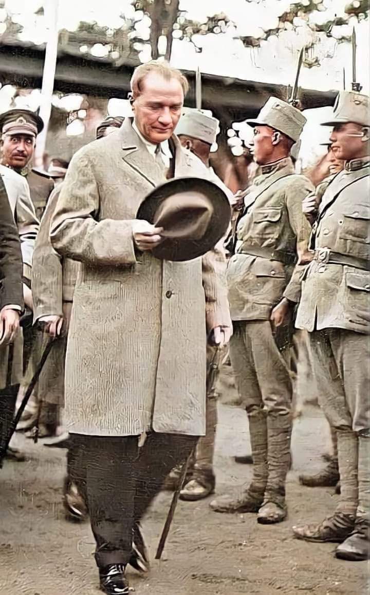 Gerçek zafer savaş meydanlarında  başarılı olmak değil,  asıl  zafer başarıların  kaynağını  güçlendirmek, milleti yükseltmektir."   Gazi #MustafakemâlATATÜRK 🇹🇷🇹🇷