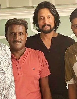 Man of masses and the director of Max Vijay Karthikeya with @KicchaSudeep Boss!🔥 Man behind the released quality output!🤌 #MaxTheMovie