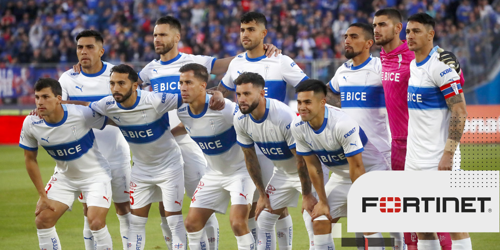 ¡A todas con este 𝗘𝗤𝗨𝗜𝗣𝗔𝗭𝗢 de #LosCruzados! ✊ En el Clásico Universitario, La Franja luchó, defendió y ganó en equipo para llevarse los ➕3️⃣ del Nacional. ¡Vamos Católica! ⚪🔵 #LaDefensaMasFuerte 🛡️ #FortinetLATAM