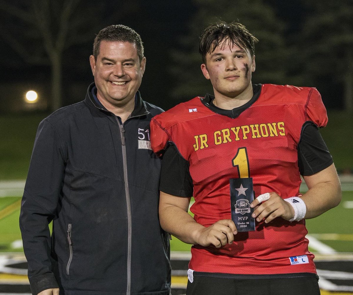 Here’s our 519 Bowl MVP’s from Saturday night’s U16 game at Warrior Field. Congrats to Colson Handfield from the @Wloo_JrWarriors and PJ Fera from @JrGryphFootball for outstanding performances! #LocalSports #519Bowl #519Football @HESNathletics @FootballOntario