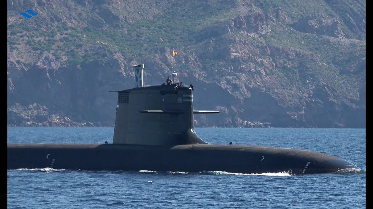 SpainWorldPvP's tweet photo. @CubaForever_ @worldpvpco What a waste of time, that piece of junk is no match for our S-80 Plus Class submarines

Which are currently dropping sea mines to cut your journey short

Also equipped with heavyweight torpedos + sub-harpoon anti-ship missiles... we recommend you retreat to Cuban waters https://t.co/pNqOtRrsOH