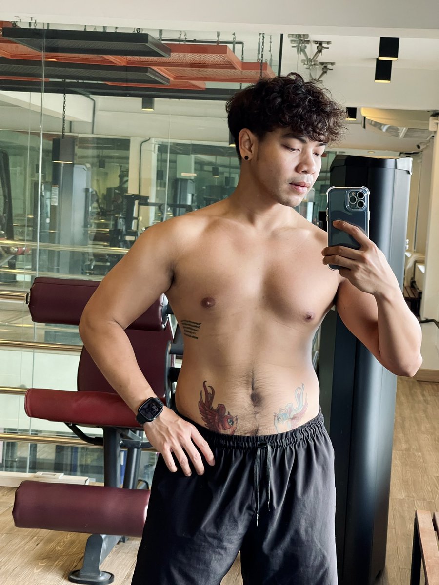 Kantakarn7's tweet photo. นี่คือสภาพล่าสุด ไม่คุมอาหารเลย 💯
กินอร่อย ขนม ทุเรียน เบียร์ เหล้า ครบรส
ได้เวลากู้ร่างแล้วแหละ 😅
#ptmew https://t.co/nNo0fAZ6pH