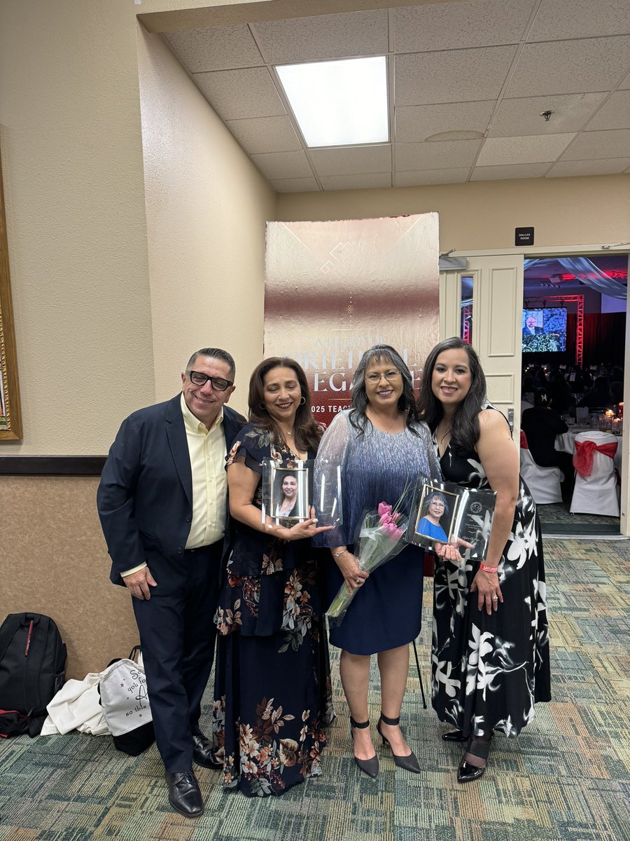 Scotsdale Cadets 👏 applaud our teacher  of the year. Ms Hutterer is a creative and talented teacher. ✏️ She’s innovative and a wonderful mom, colleague and leader. 🎩 Hats off for being simply awesome! At Scotsdale…#HuttererExcels