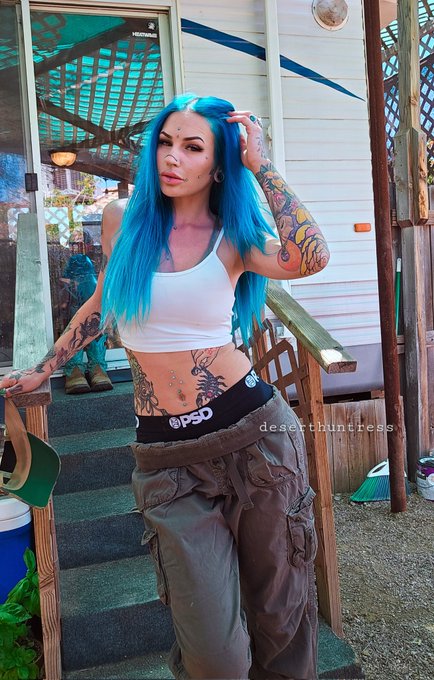 Trailer park pretty https://t.co/yndtiFyciY