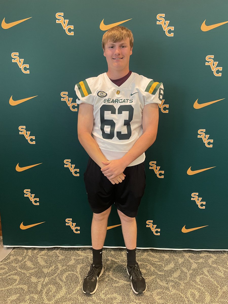 Had an amazing visit at Saint Vincent today. Thank you <a href="/OLCoachCorrado/">Chris Corrado</a> for giving the opportunity to visit. 

<a href="/CoachSmetanka/">Aaron Smetanka</a> <a href="/NedimyerVince/">Vince Nedimyer</a> <a href="/MtLionFootball/">AltoonaFootball</a>