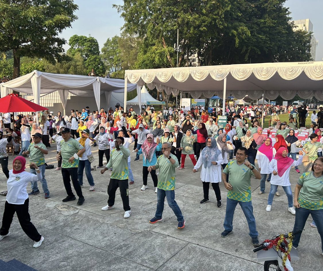 jlokenga's tweet image. No #child should die from #vaccine preventable diseases. Nice to have joined SG/MoH Pak #Kunta Nugraha, to celebrate #World #Immunization week in #Indonesia. #UNICEF is working with GoI on this agenda ! #DX, an enabler! #youth &amp;amp; #community cadres, key actors.
@UNICEFIndonesia