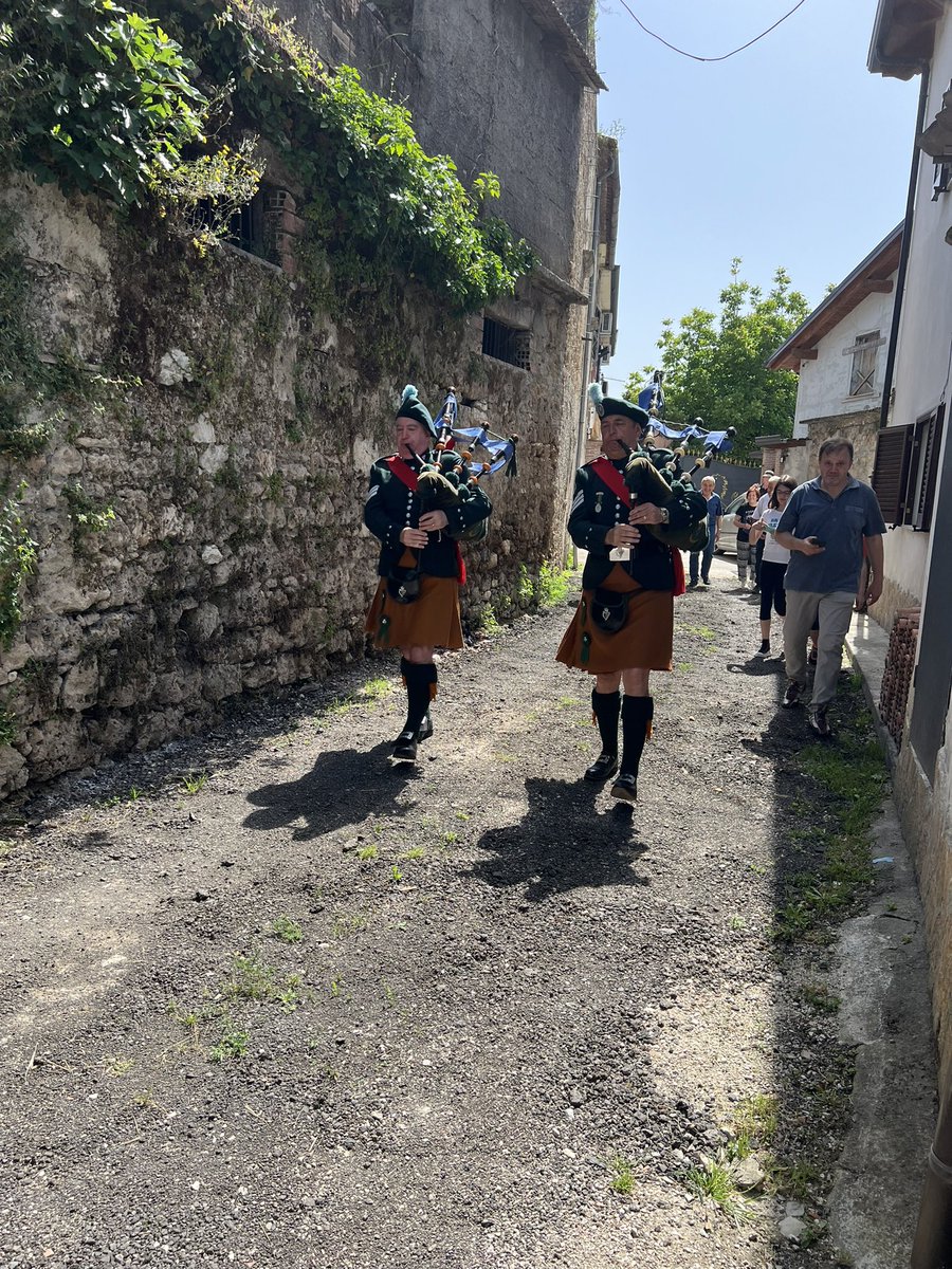 The welcoming hospitality of Franco & Clara Sinagoga has been a moving feature of our visits to Cassino over the past 20 years… showing my father the LIR pipers playing the Garryowen on the road to Sinagoga on the night of his death in May 2009 is a lasting memory. ❤️ 🙏 😢