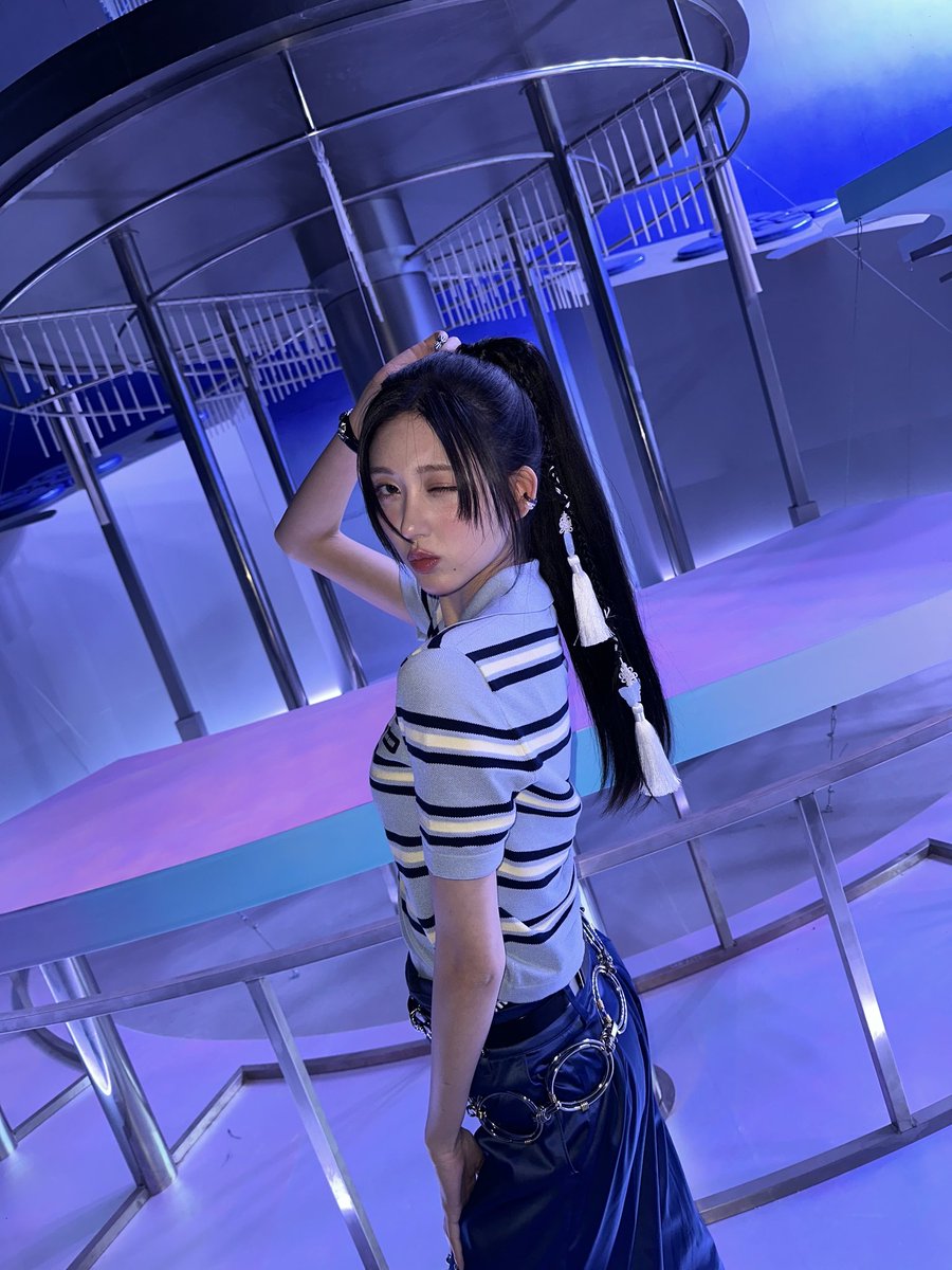 kaueul's tweet photo. To kick off the week in style, I got myself a cute light blue outfit. It's sweet yet also bold, so be careful, because my charm might sweep you off your feet. https://t.co/EfHBmSHQ7i