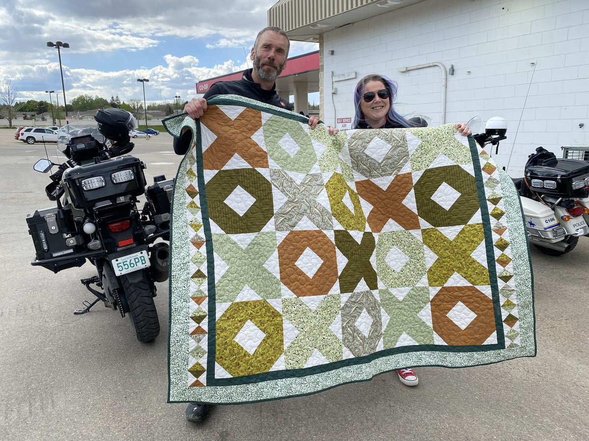 Day 13 Cross Canada Rosetown to Swift Current. RCMP Commercial vehicle unit, Sask Highway patrol, And Regina Police Services were providing a ton of help 👌👌👌. @CopsForCancer @VPD @cancersociety @grcrcmppolice @VancouverPD @copsforcancercanada @reginapolice