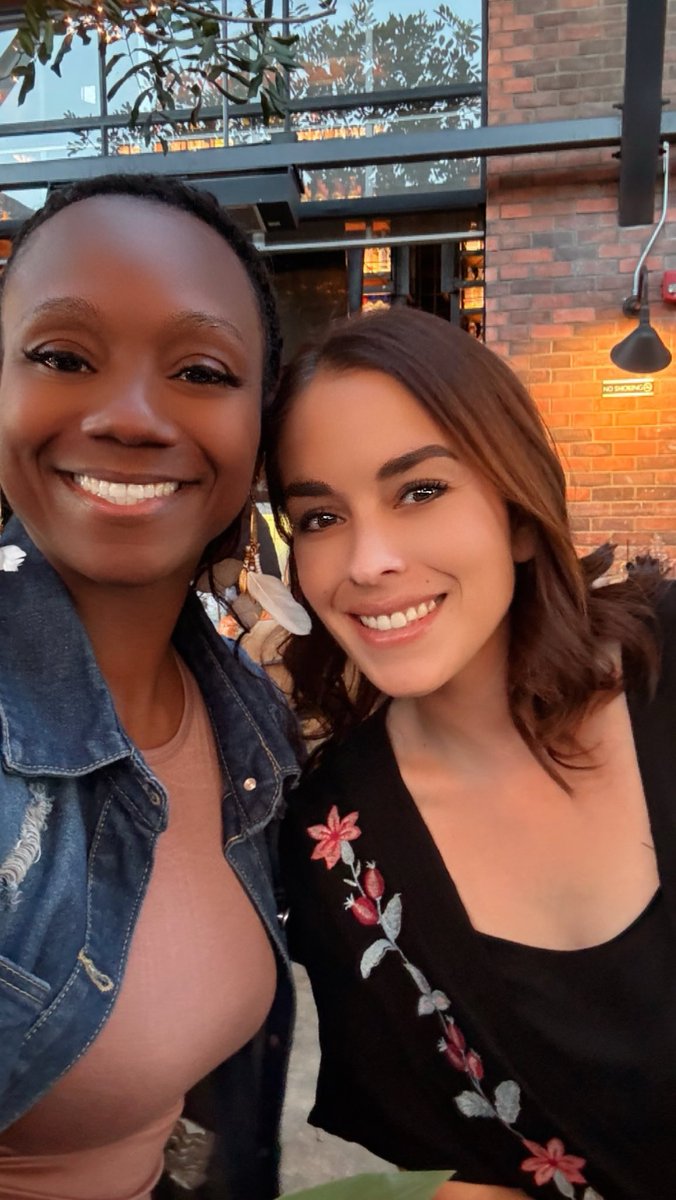 Puesto perfect night with the one and only ❤️ ⁦<a href="/TheWhighamites/">Ms. Whigham</a>⁩ #amigas #graduationseason #usd