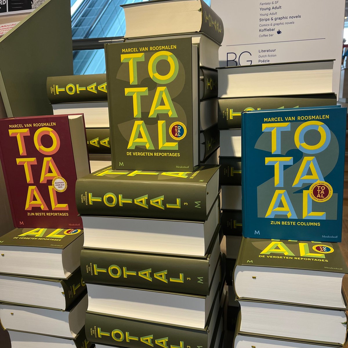 Maak nu Marcel van Roosmalens Totaal-serie compleet met Totaal 3, bomvol verloren gewaande reportages die grotendeels nooit in boekvorm zijn verschenen.
buff.ly/3V0lCiI