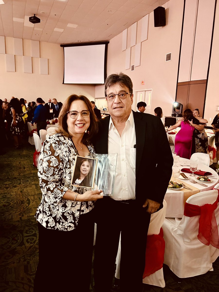 Congratulations to our Teacher of the Year, Mrs. Ovalles, and our Support Employee of the Year, Mrs. Ochoa! You Both #CarryTheStandard Every Day @EastwoodKnolls and We Are So Proud Of You 👏🏼 💙💛🔥🐉 #BloomWhereYouArePlanted 🌳