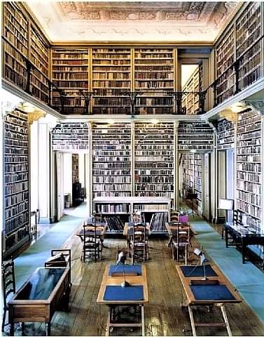 Bibliotecas maravillosas. 

#bibliotecas 
#LibrosLeídos 
#librerias