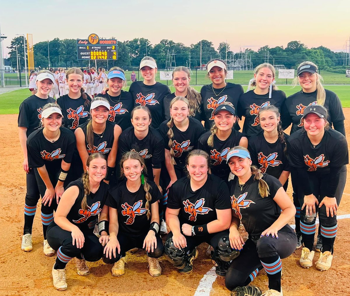 Tn Bombers 18u Gold tweet media