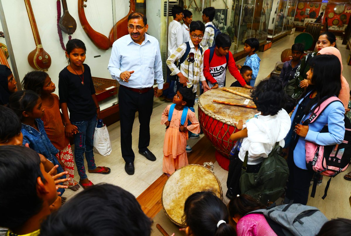 The joyous celebration of #InternationalMuseumDay organized by #SangeetNatakAkademi yesterday was filled with laughter as school students and children immersed themselves in a fascinating Rajasthani puppetry show and visited the Gallery of Musical Instruments & Masks.