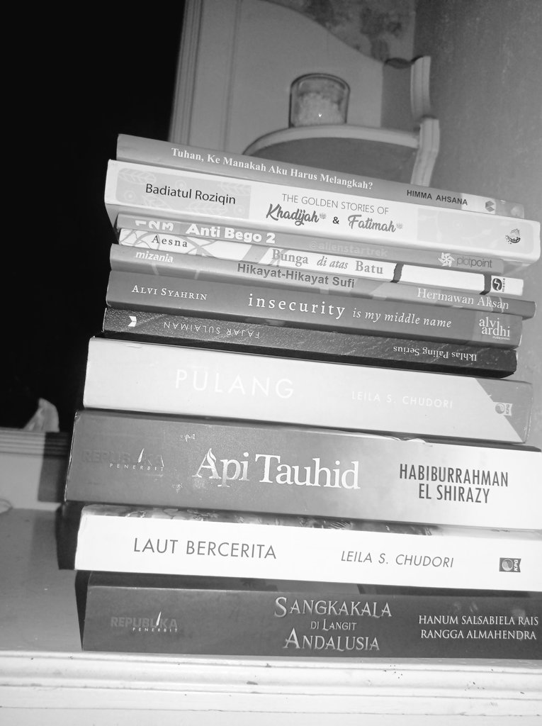 penymsy's tweet photo. Tim yang gak suka membaca tapi tiba-tiba jadi hobi gara-gara 1 buku. https://t.co/FqEpF68ie4