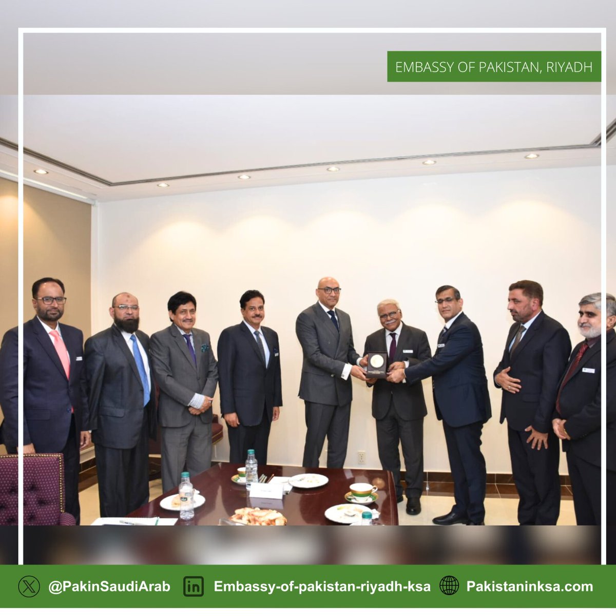 A delegation of senior officials of National Management Course, (NMC-120),@NSPP_Pak, Lahore are visiting Riyadh on their Foreign Study Tour (FST), They visited the Embassy & interacted with H.E. @AmbFarooq & officers. Exchange of views on #SaudiVision2030 & Pak-Saudi relations.