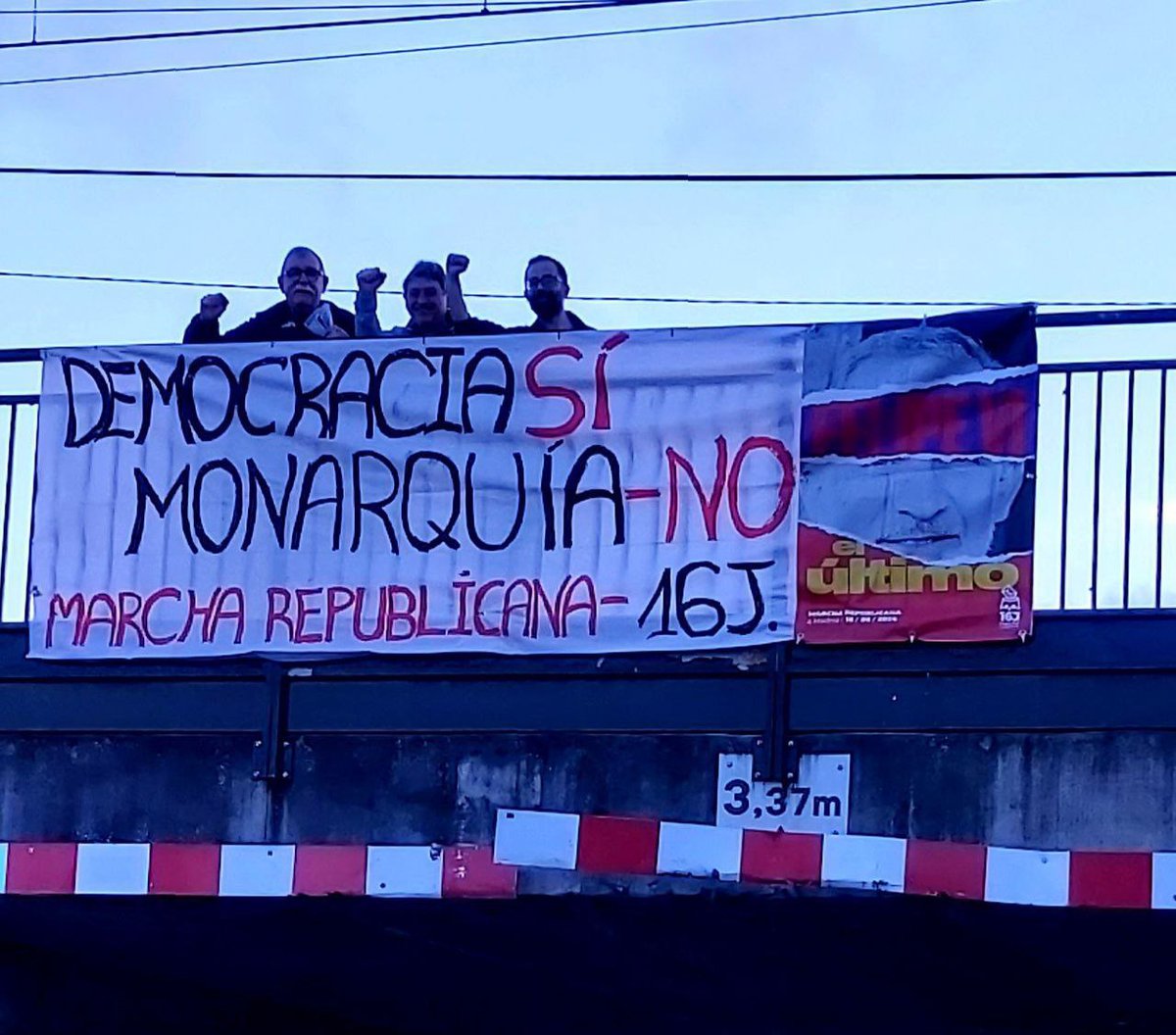 Estamos saliendo a la calle porque queremos ser ciudadanas, no súbditas. 
El #16J se cumplirán 10 años de la vergonzante abdicación de Juan Carlos I en favor de su hijo, Felipe VI. 
España mañana será republicana.
Democracia Sí, Monarquía No
#FelipeVIElÚltimo
#Con10AñosBastan.