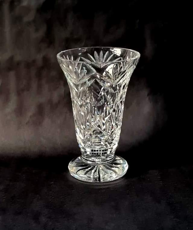 Collectable Curios' item of the day...Vintage Crystal Flair Pattern Heavy Vase collectablecurios.co.uk/product/vintag… #Crystal #CrystalVase #GlassVase #Collector #Antiquing #ShopVintage #Home #ShopLocal #SupportLocal #StGeorgesBelfast #StGeorgesMarket #StGeorgesMarketBelfast #Market