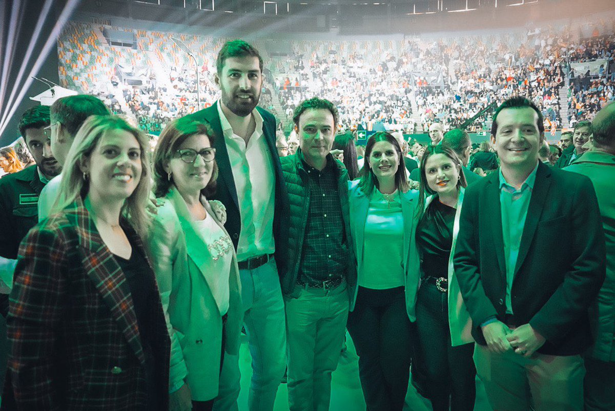 JA_Antelo's tweet photo. Hoy estamos en el 'Viva 24' con una nutrida representación de la Región de Murcia, hemos venido a defender lo correcto, a defender la soberanía de las naciones frente aquellos que la atacan, así como la soberanía alimentaria.

🗞️ @murciaplaza_: https://t.co/AXnpwCpSU8

#Viva24 
@MLP_officiel 
@vox_es 
@Santi_ABASCAL